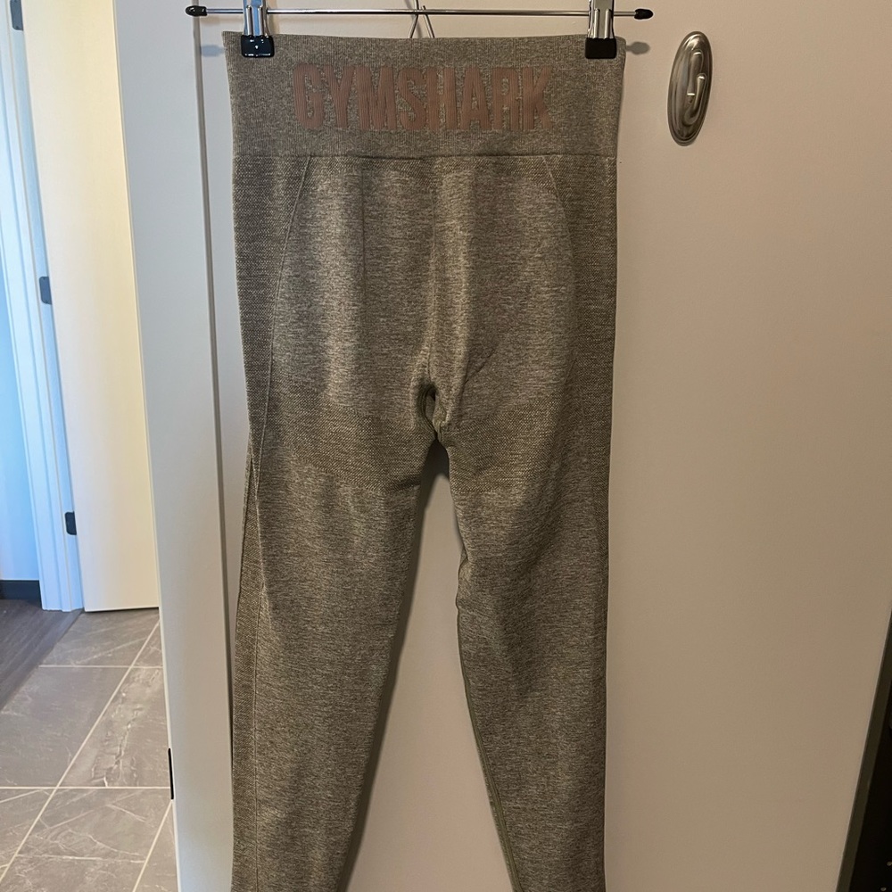 Never-worn Gymshark Tights